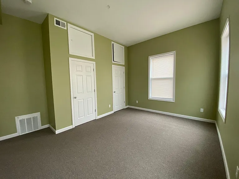 12 Main St #8 — Photo 9