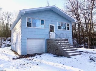 414 Maxim Dr, Hopatcong, NJ 07843