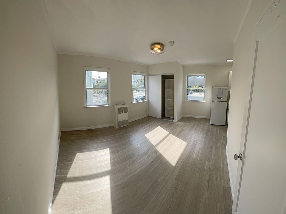 2nd image of 1756 Lincoln Blvd #20