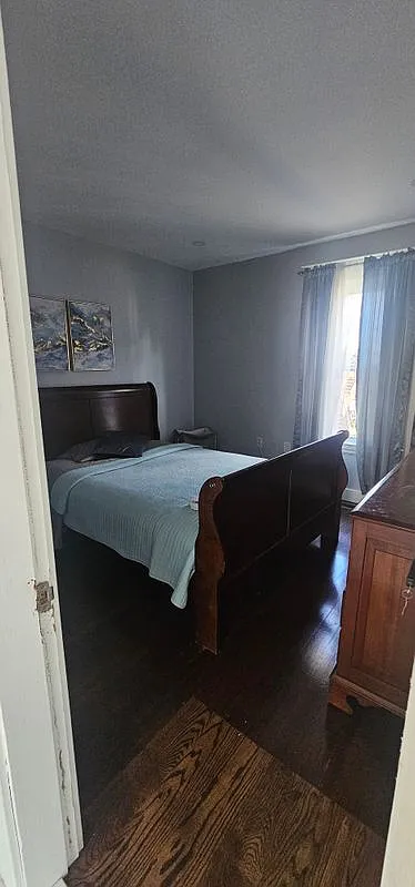 6 bed, 2.0 bath, 1450 sqft, $4,350 — Photo 3