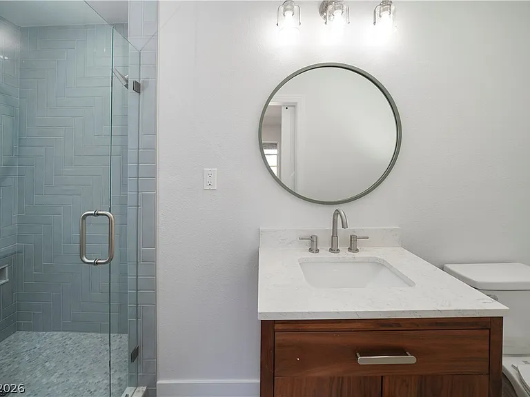 1140 Hillside Pl — Photo 7