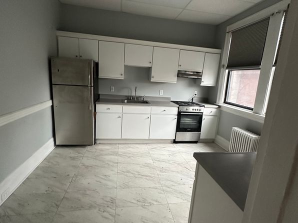 251 S Saint Clair St APT 4
