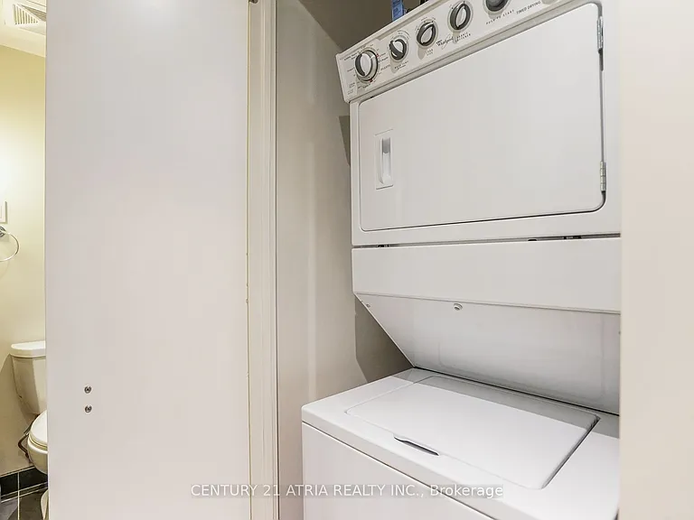 650 King St W #311 — Photo 25