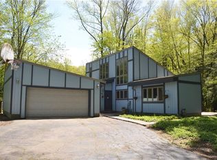 6141 Bridlewood Dr, Fairview, PA 16415