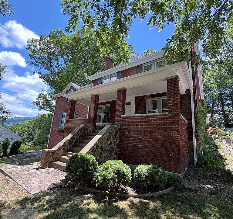 1st image of 1423 Whitethorn St