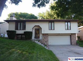 16016 Martha Cir, Omaha, NE 68130