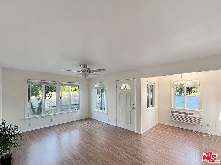 8905 Nogal Ave — Photo 3
