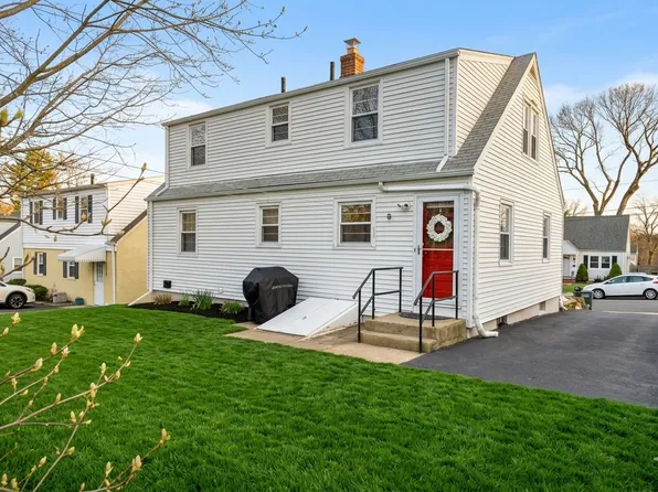 815 Ruth St, Bridgeport, CT 06606