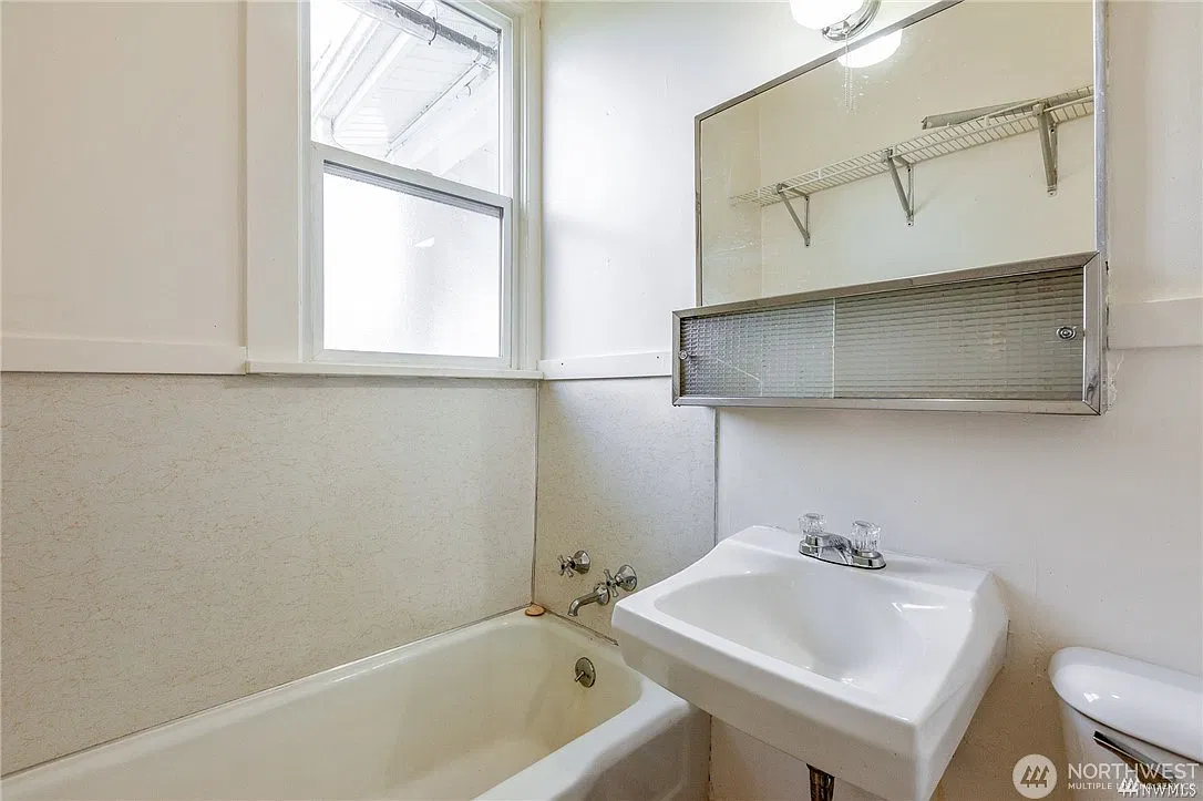 Studio, 600 sqft, $1,500 — Photo 2