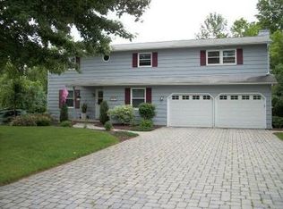 7851 Russell Ln, Manlius, NY