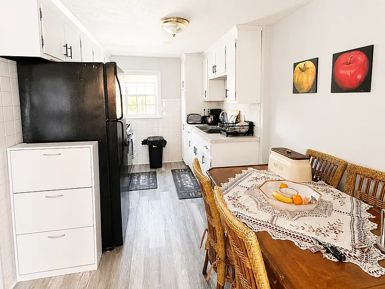 157 Stone St #5 — Photo 4