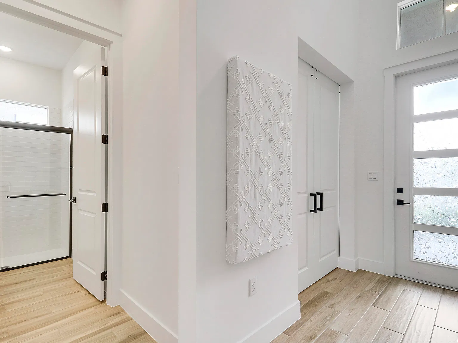 4 bed, 4.0 bath, 3107 sqft, $5,500 — Photo 3