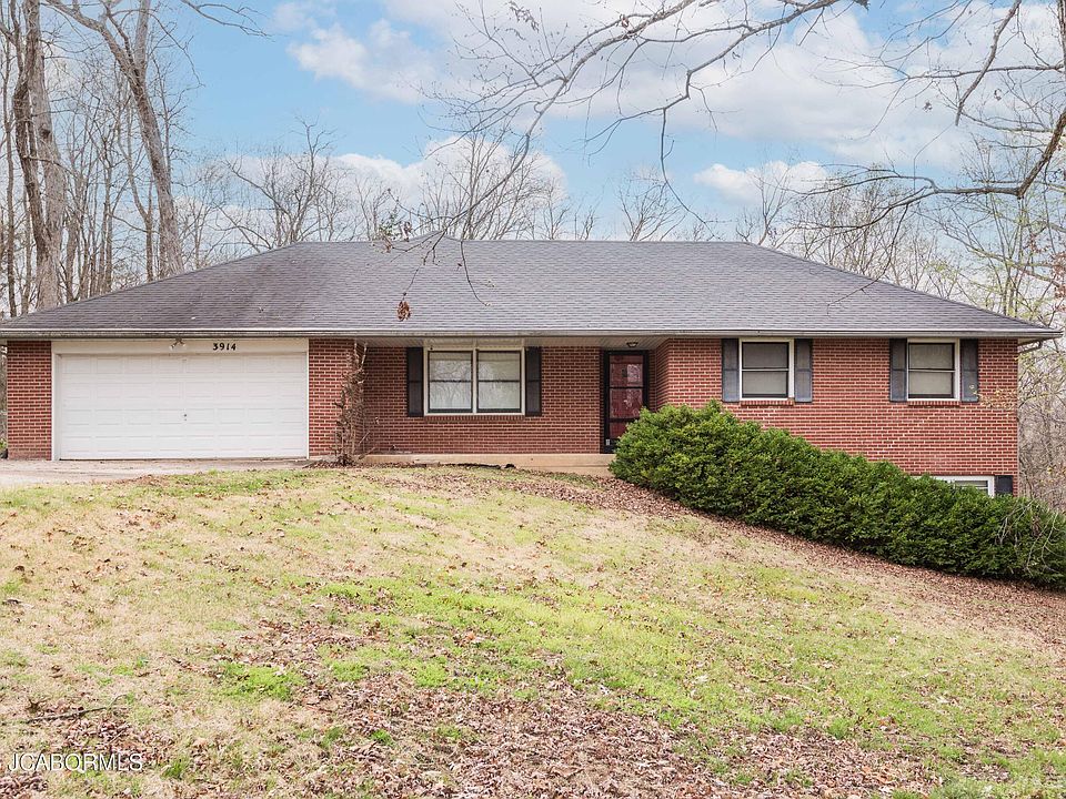 1st image of 3914 Greenbrier Dr