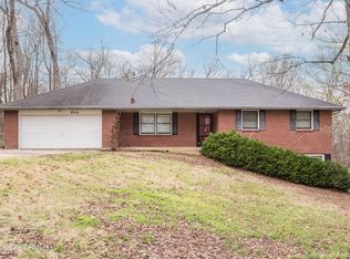 3914 Greenbrier Dr, Jefferson City, MO