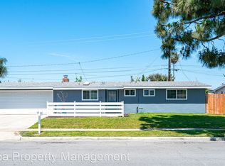 214 Rose Ln, Costa Mesa, CA 92627