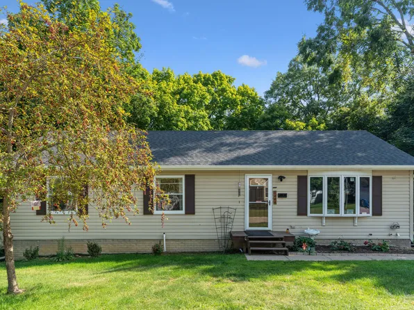 5444 10th Ave, Moline, IL 61265