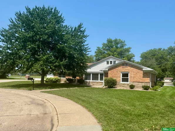 16 Arbor Hts, York, NE 68467