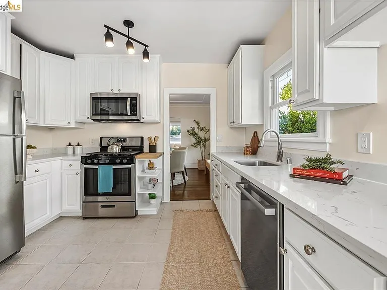 1720 Walnut St — Photo 19
