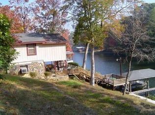 88 Walnut Ln, Deatsville, AL 36022