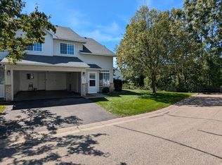 8682 Quarry Ridge Ln #1, Saint Paul, MN 55125