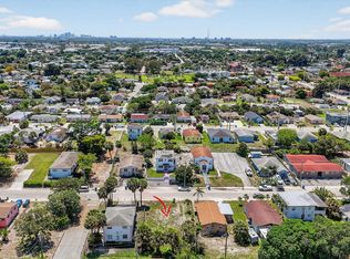 1204 W 35th St, Riviera Beach, FL 33404