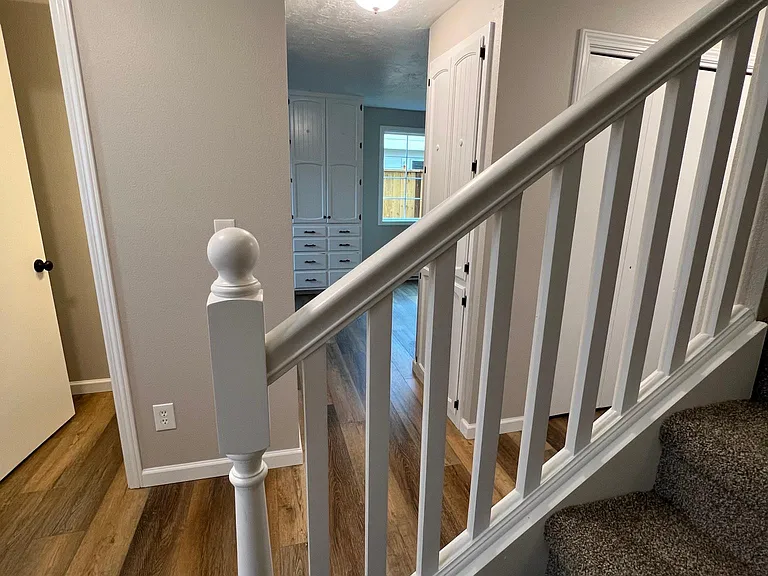 2575 NW Fairlawn St — Photo 10