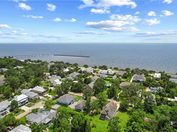 1823 Claiborne St, Mandeville, LA 70448