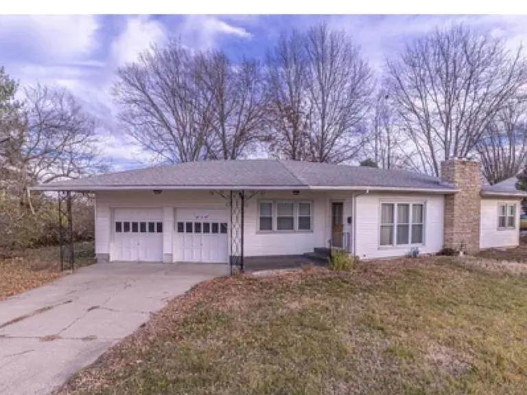 409 W Texas Ave — Photo 1