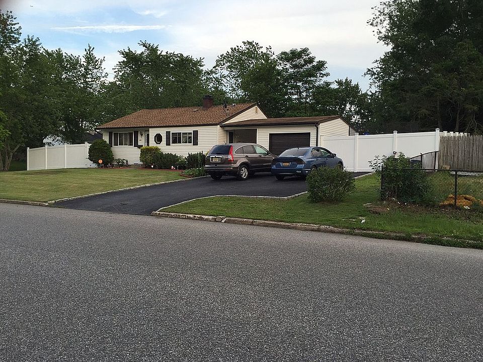 1st image of 2202 Knickerbocker Ave