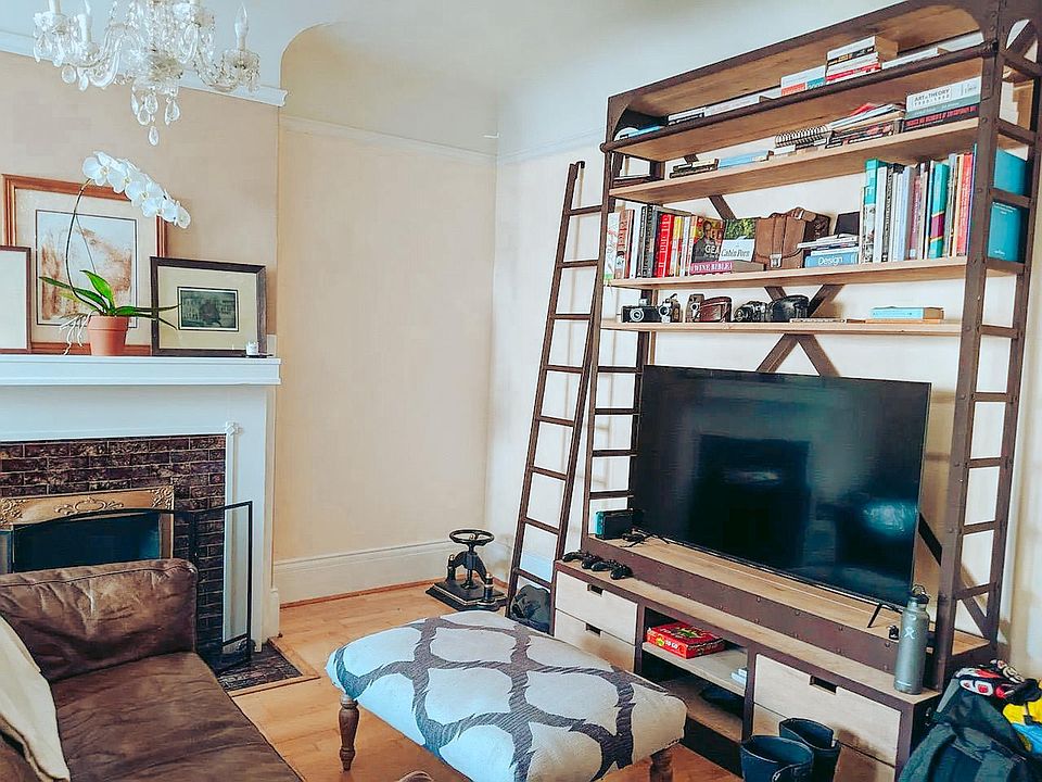 1st image of 119 Carl St #1