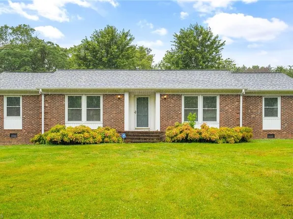 560 State Highway 61 S, Whitsett, NC 27377