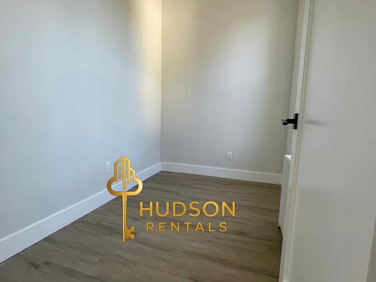60 Franklin St #3L — Photo 4