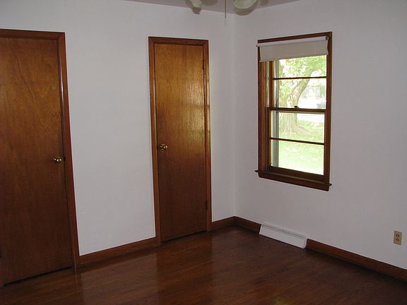 Master Bedroom - 2 Walk-Ins