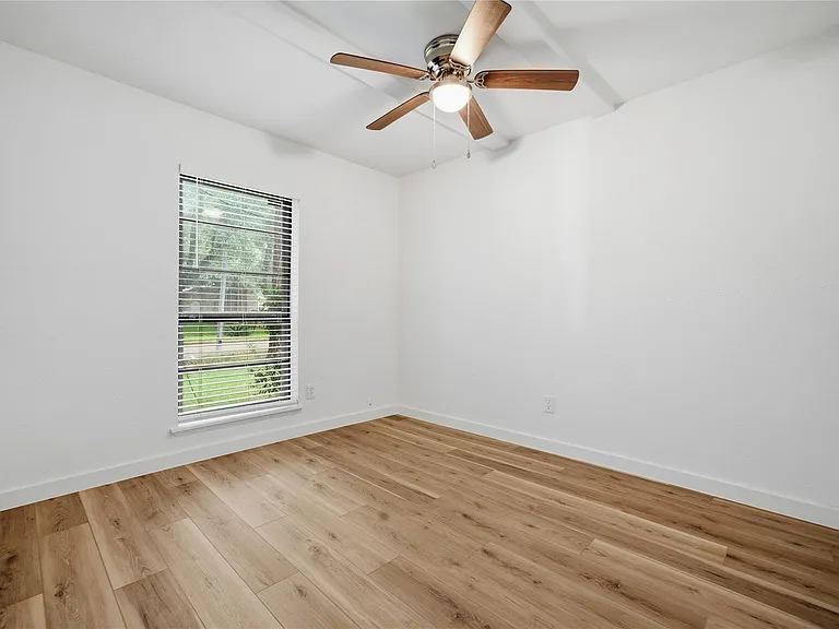 2126 Quail Valley East Dr — Photo 7