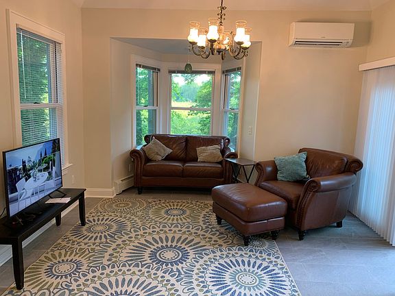 2nd image of 857 Main St #1B
