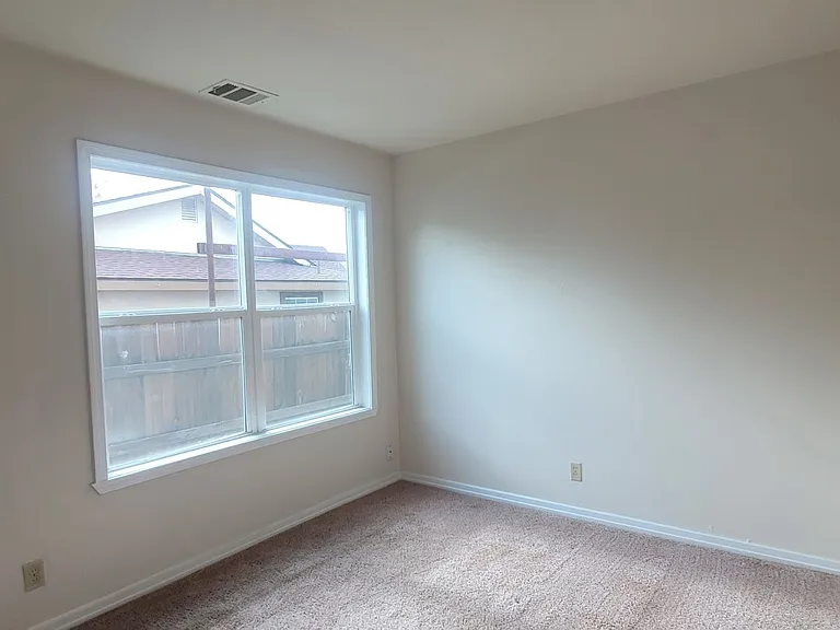 1807 Maple St — Photo 7
