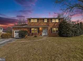 2072 Andover Dr, Dover, PA 17315