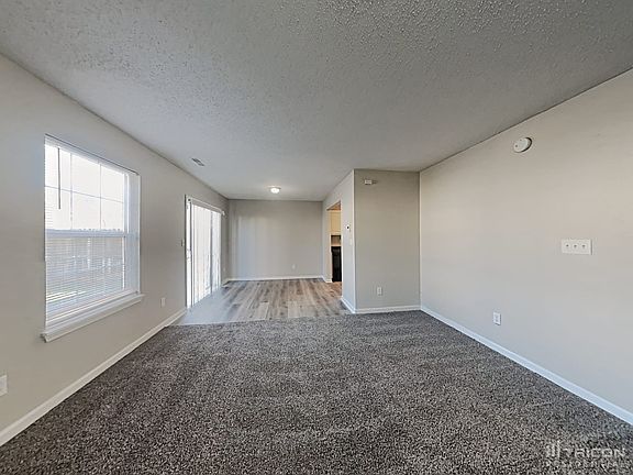 3rd image of 10406 Draycott Ave