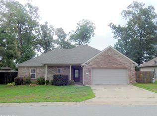 3010 Falcon Crest Dr, Alexander, AR 72002