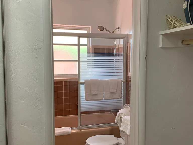 605 N Riverside Dr #2 — Photo 11