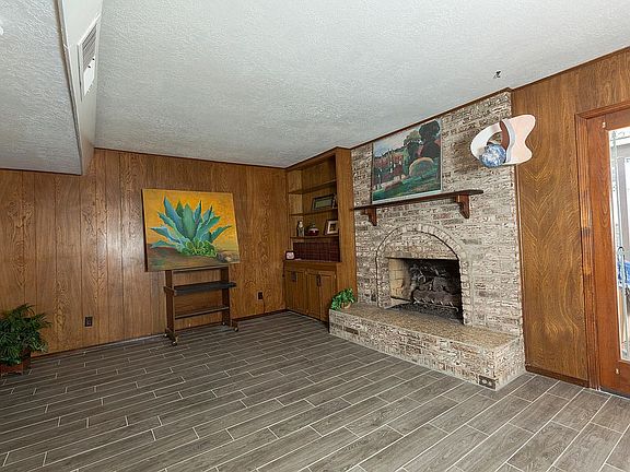 Spacious family room