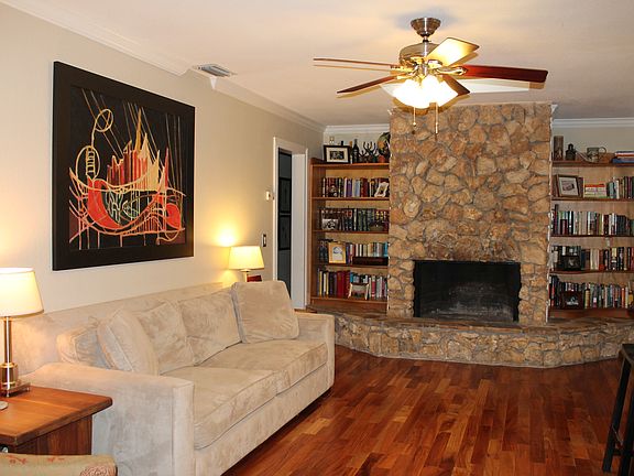 5th image of 2726 Sandwell Dr