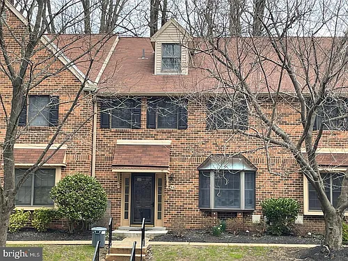 313 Albans Ct Photo 1