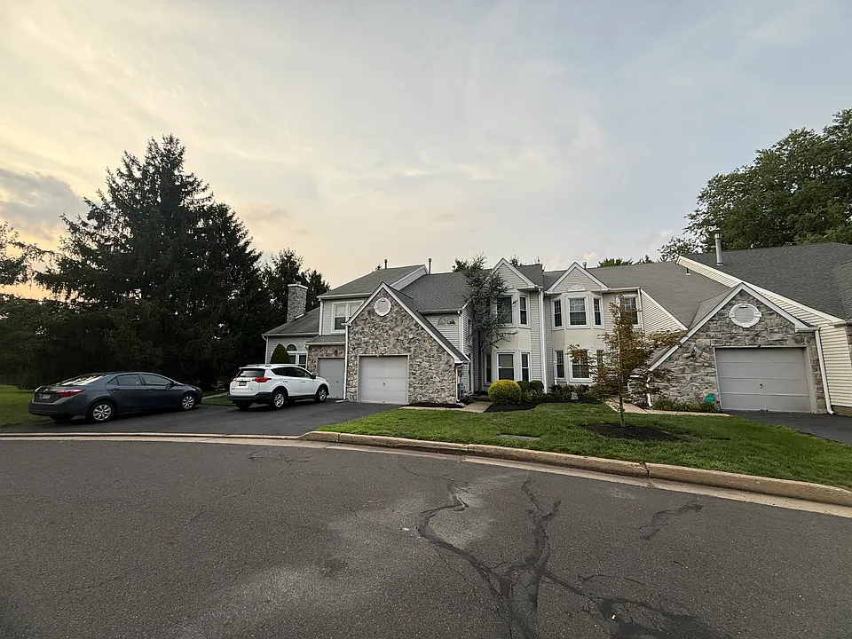 16 Martin Ct