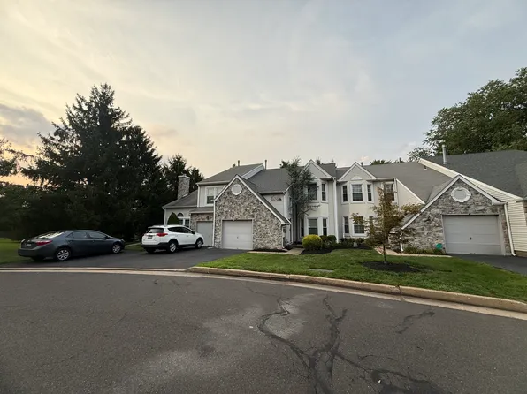 16 Martin Ct, Newtown, PA 18940