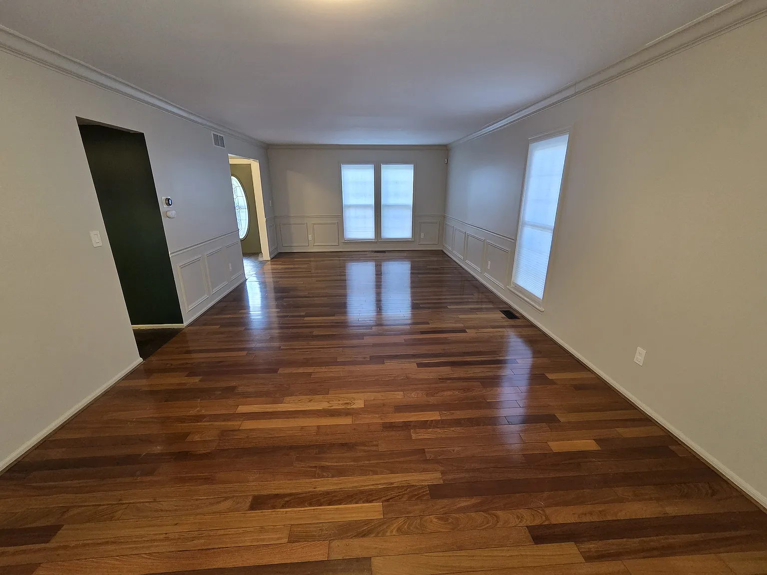 4 bed, 2464 sqft, $3,400 — Photo 4