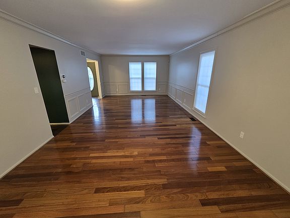 4th image of 6076 Glen Eagles Dr