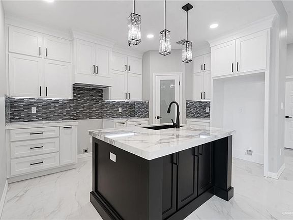 4th image of 3301 E Alexa St