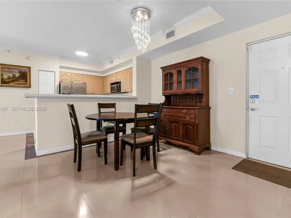 6841 SW 44th St APT 111, Miami, FL 33155