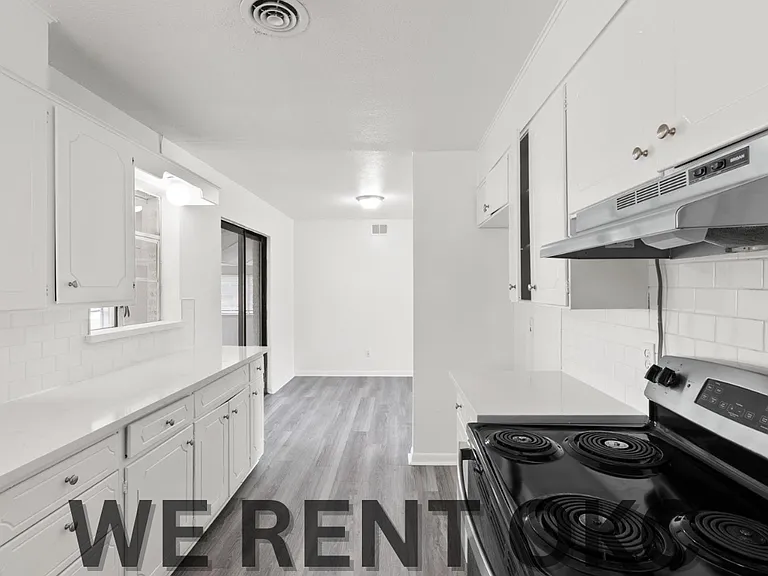 1625 SW 67th St — Photo 18